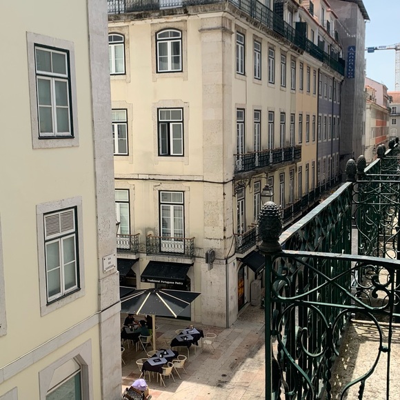 Meet your Posher, Karine - Picture 3 of 3